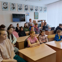 Помнит мир спасенный