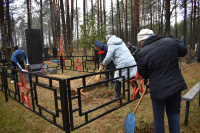 Мы этой памяти верны.