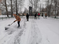 Дорога к обелиску.