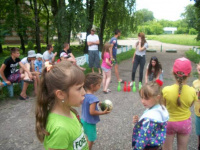 Праздник лета мы встречаем, день защиты детей отмечаем