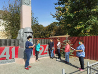 В память о воинах односельчанах