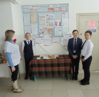 И грянул салют над Невою.